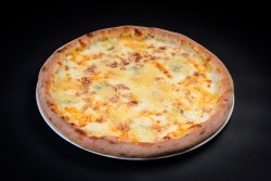 Pizza Quatro Formaggi  image