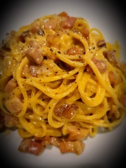 Pasta alla carbonara + 10 lei image