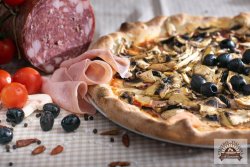 Pizza Quattro stagioni + 10 lei image