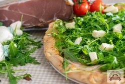 Pizza Trentina image