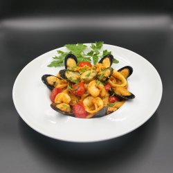 Pasta frutti di mare image