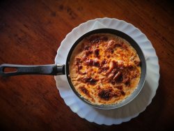 Soté de ceafă în sos de bere neagră la cuptor image
