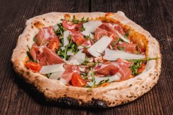 Pizza Rucola, Crudo e Grana image