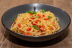 Spaghete Aglio, Olio e Peperoncino image