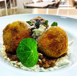 Arancini cu ragu (de casă) – Sicilian image