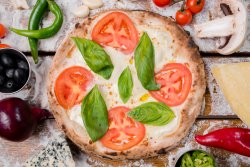 PIZZA CAPRESE image