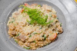 Risotto de Vită cu Ciuperci și Baby Spanac image