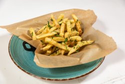 Cartofi cu pătrunjel parmesan și salsa de trufe image