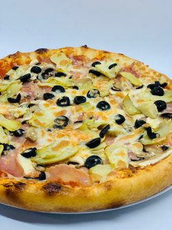 Pizza Capriciosa image