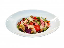 Salată caldă cu steak de vită (antricot) și legume la grill image