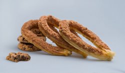 Lupo chocolate cookies image