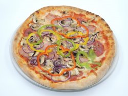 Pizza Bănățeană + sos gratuit image