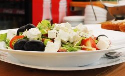 Salată grecească image