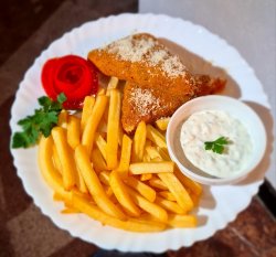 Cașcaval pane cu cartofi dippers și sos Remoulade image
