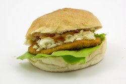 Sandwich snitel pui pane image