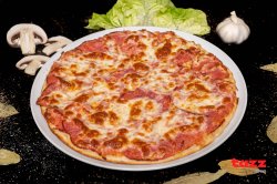 Pizza Funghi Salami image