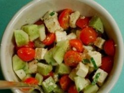 Salata taraneasca cu telemea image