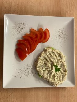 Salată de vinete cu roșii image