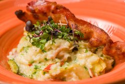 Risotto cu anghinare și bacon/Risotto with artichoke and bacon image