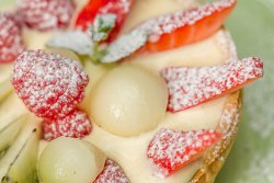 Tartă cu cremă de lămâie și fructe de sezon/Lemon cream and seasonal fruits tart image