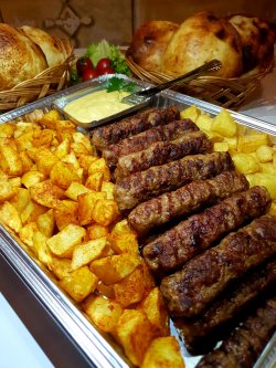 Platou de mititei image