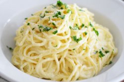 Spaghete cu usturoi image