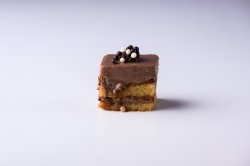 Amandina image