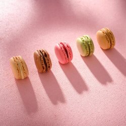 Macarons image