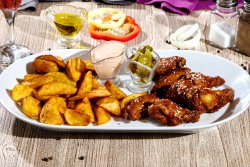 Meniu aripioare picante de pui image
