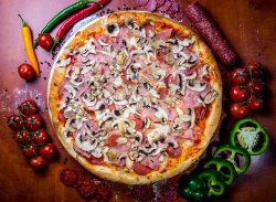 Pizza Prosciuto Funghi Salami 30 cm image