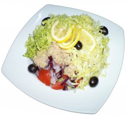 Salată de ton image