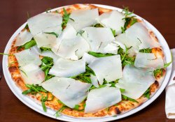 Pizza Rucola Grana - 32 cm image