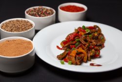 Carne de vita cu legume în stil indian image
