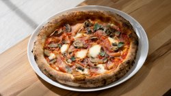 Pizza Prosciutto Cotto e Funghi image