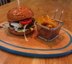 Burger Blue Cheese  (include cartofi wedges) image