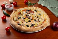 Pizza Capriciosa Family image