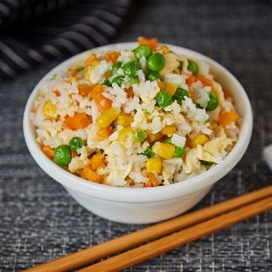 Orez Jasmine cu ou și legume image