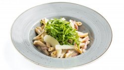 Penne pancetta, gorgonzola și rucola image