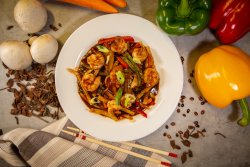 Creveți în sos chinezesc cu urechi de lemn (de post) image