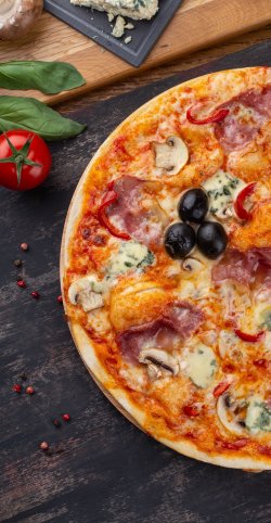 Family Bacon & mozzarella image