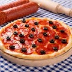 Pizza Salami Piccante image