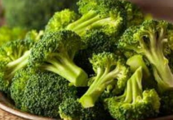 Broccoli cu usturoi și peperoncino image