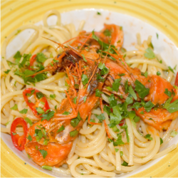 Spaghetti Aglio, Olio, Pepperoncino e Gamberi image