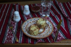 Cartofi cu brânzeturi și broccoli/ Potatoes with cheese and broccoli image