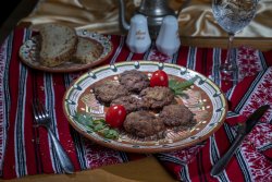 Chiftele/Meatballs image