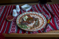 Mușchi de vită cu sos de piper verde/Beef tenderloin with green pepper sauce image