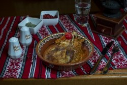 Pulpă de rață pe varză/Duck pulp with cabbage image