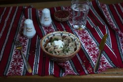 Salată de bureți Pleurotus/ Pleurotus mushrooms salad image
