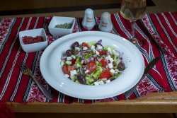 Salată grecească/ Greek salad image