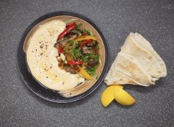 Hummus cu legume coapte image